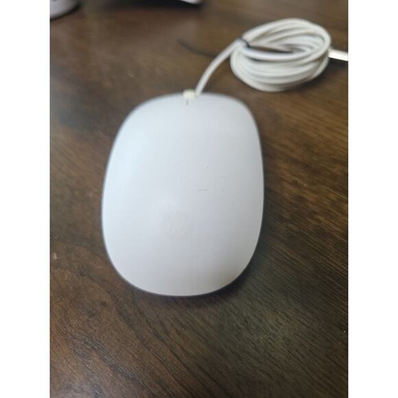HP White Lifestyle White Wired USB Optical Mouse MODEL TPC-P001M 2 Button Scroll - Picture 3 of 16